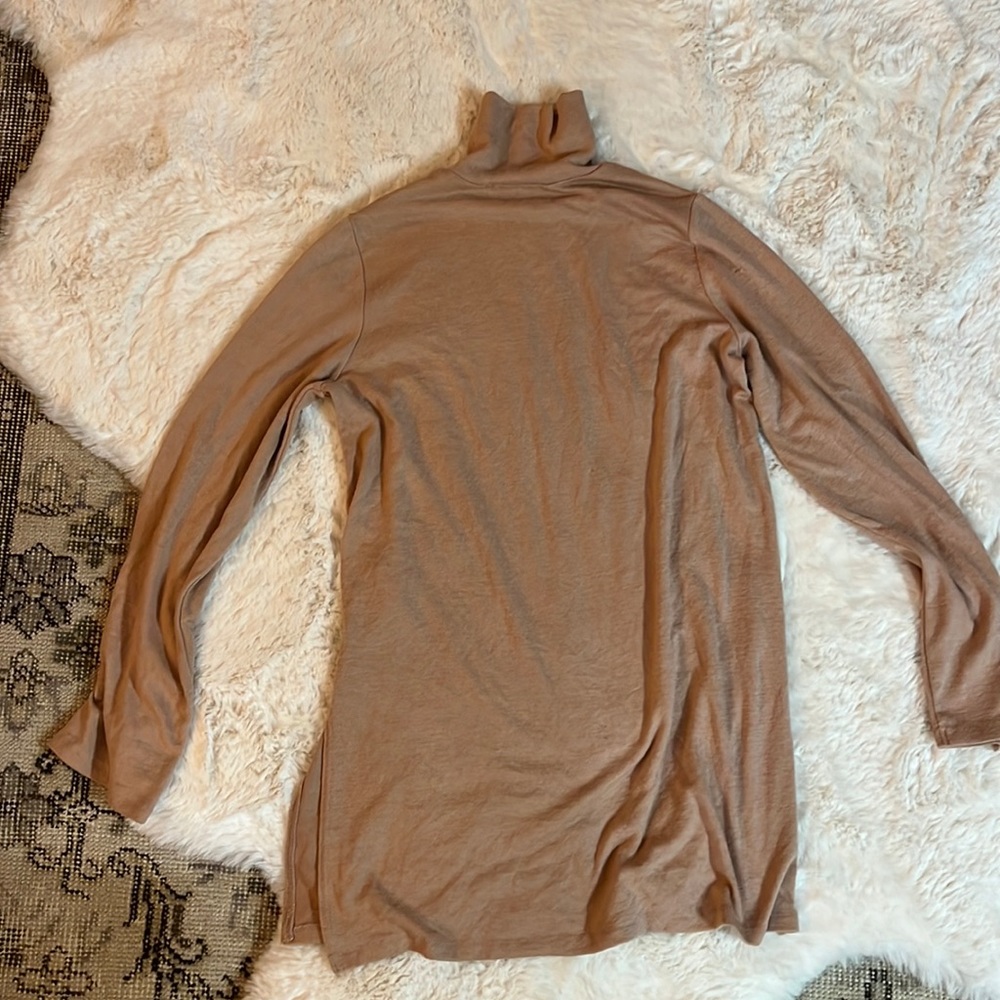 Aritiza beige turtleneck